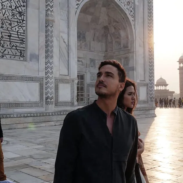 Raisa &amp; Hamish Liburan ke India