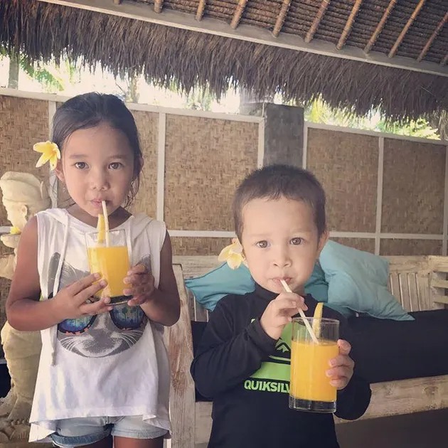 Jennifer &amp; Irfan Bachdim Liburan ke Lombok