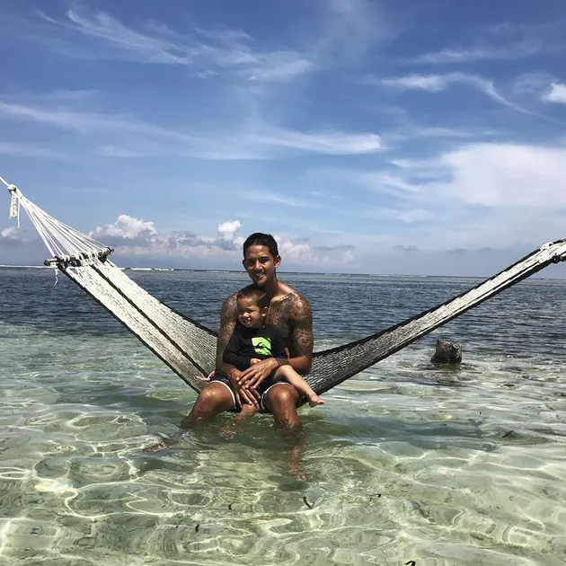 Jennifer &amp; Irfan Bachdim Liburan ke Lombok