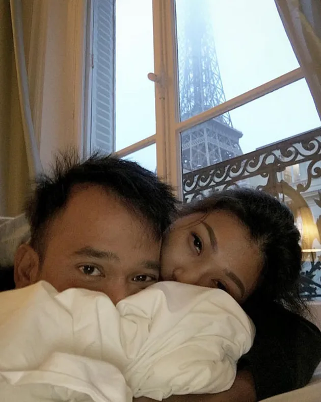 FOTO: Liburan Romantis Ruben Onsu dan Sarwendah ke Eropa