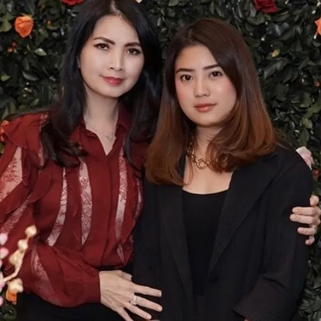 keluarga hary tanoesoedibjo