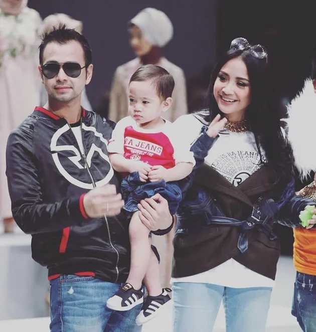 Keluarga Kecil Selebriti