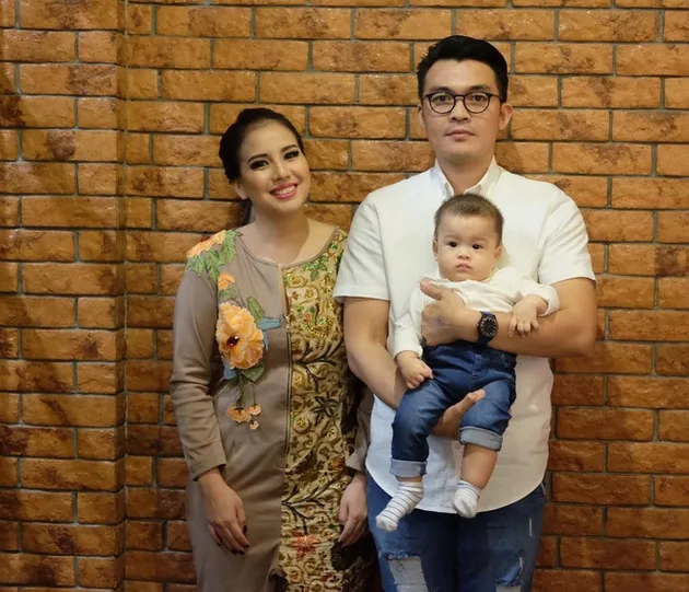 Keluarga Kecil Selebriti