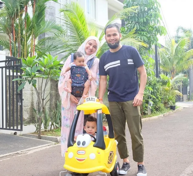 Keluarga Kecil Selebriti