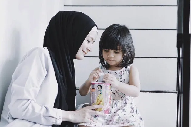 Lenonina, Putri Sulung Tria Changcuters - Dhatu Rembulan