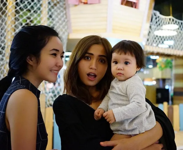 Baby El &amp; Gempi Main Bareng