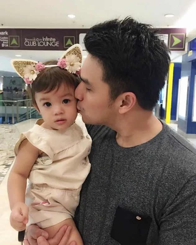 Anak Kembar Pengantin Jonathan Frizzy