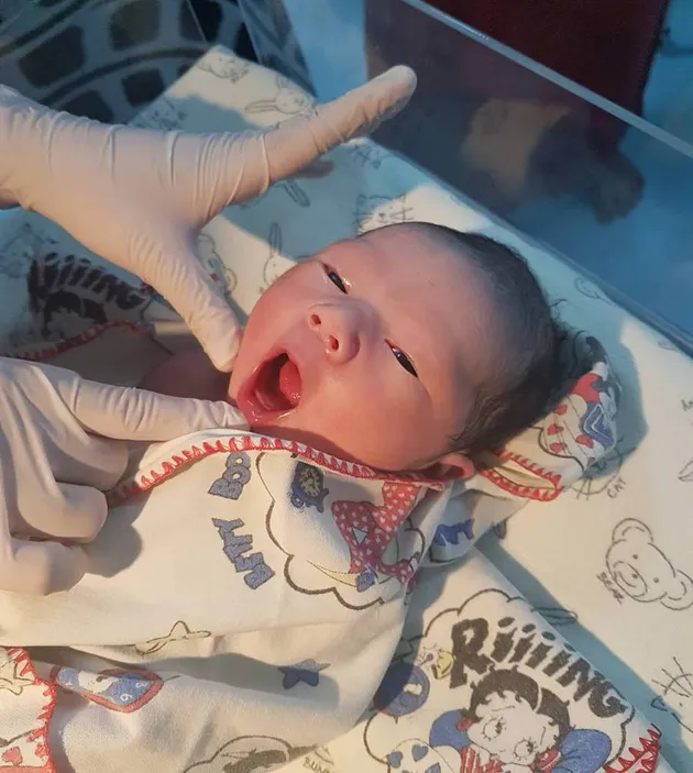Baby Eichiro - anak Uus