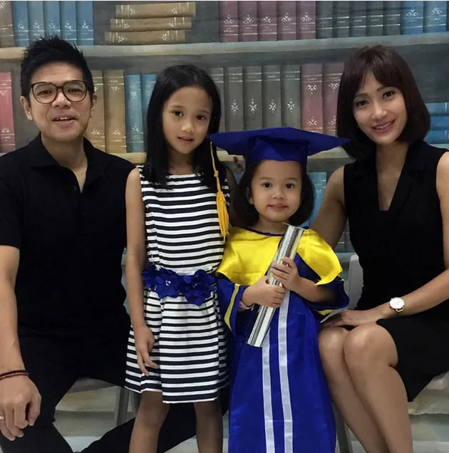 Berita Foto Baim Sederet Foto Sarah Ebiela Ibrahim Anak Sulung Artika Sari Devi Yang Cantik Seperti Sang Ibu Kapanlagi Com
