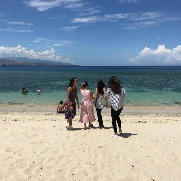 Liburan Luna Maya, Raline Shah, Krisdayanti