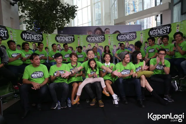 Tak hanya bintang dari film NGENEST saja yang ikut meramaikan acara peluncuran ini.