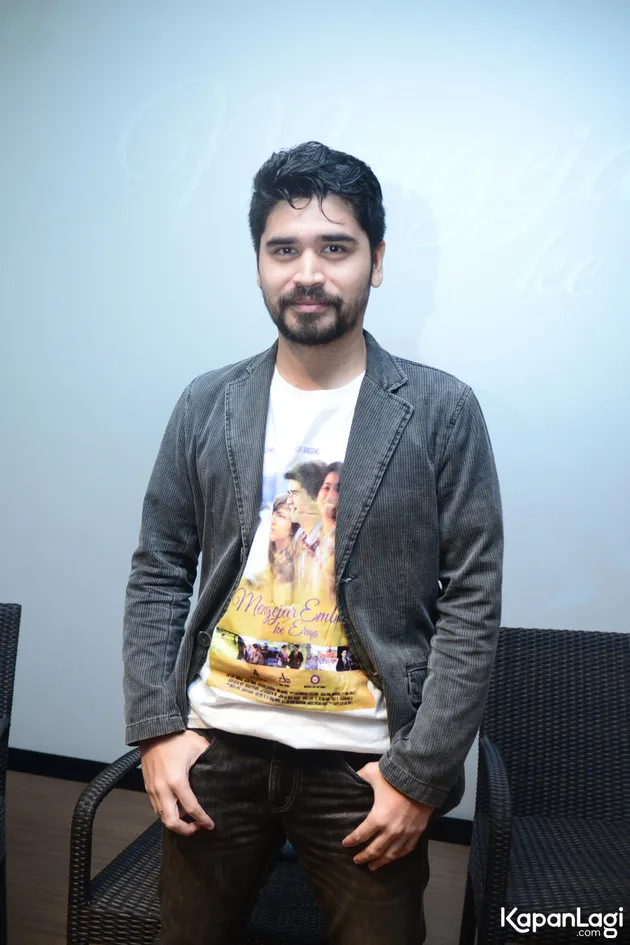 Rizky Hanggono main film jadi dosen