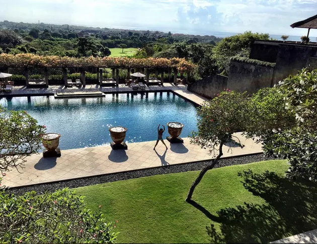 Badan Seksi Farah Quinn