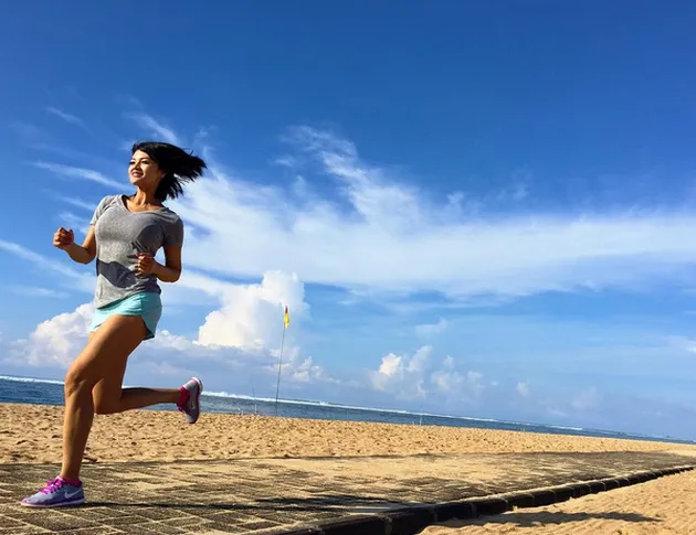Badan Seksi Farah Quinn