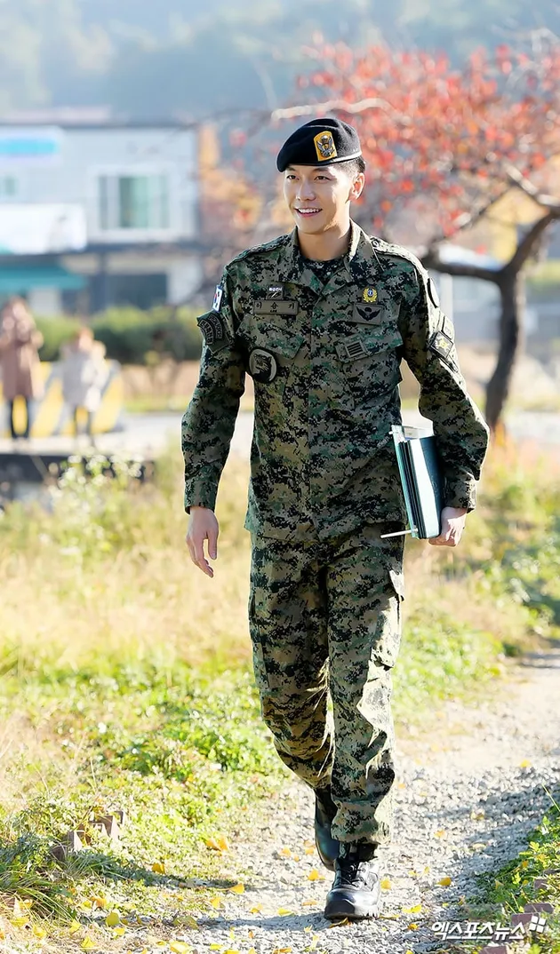 lee seung gi selesai wamil