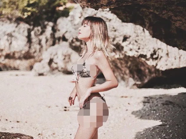 Foto Seksi Awkarin