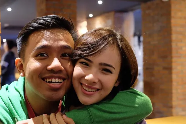 Foto Mesra Joshua &amp; Pamela Bowie