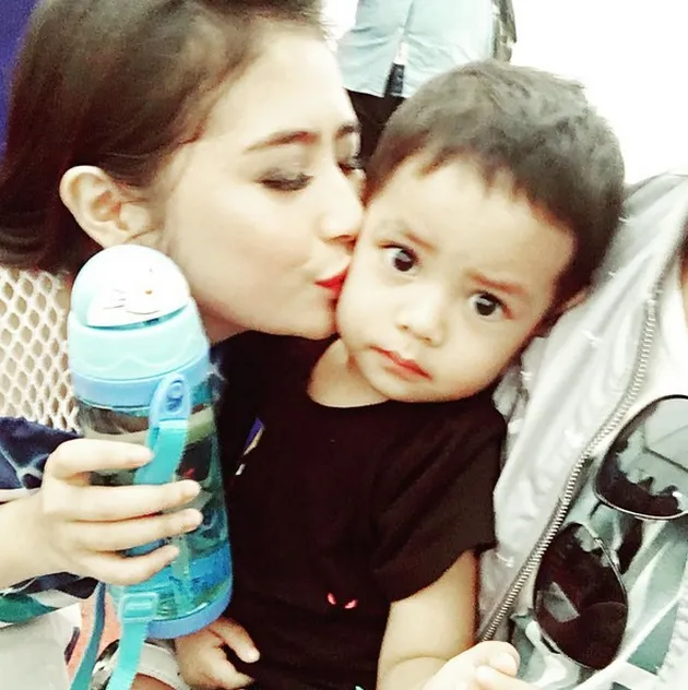 prilly aliando, malik, anak lucu, bayi lucu, maliq