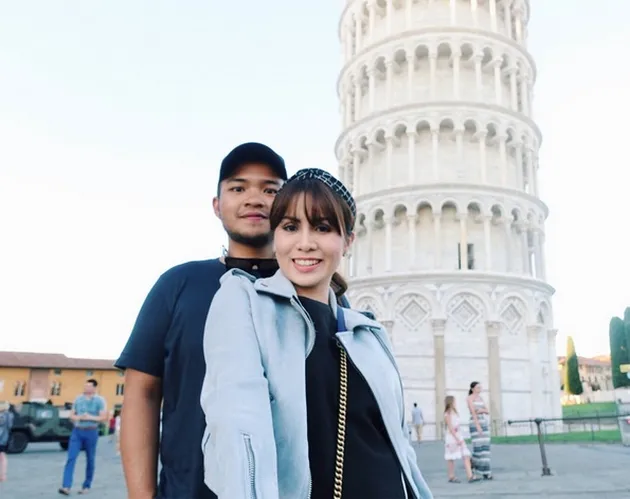 Momo Geisha &amp; Reza