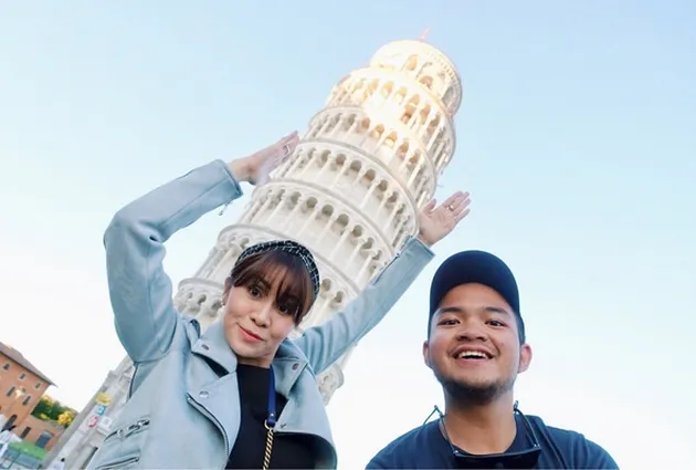 Momo Geisha &amp; Reza