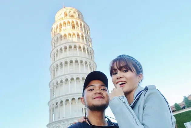 Momo Geisha &amp; Reza
