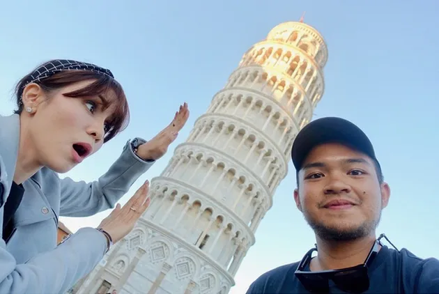Momo Geisha &amp; Reza