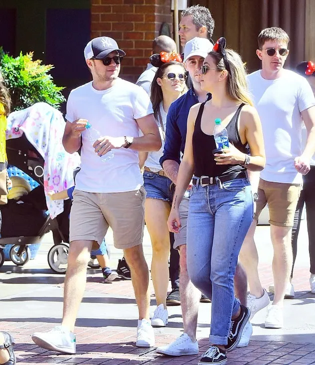 Niall Horan Kencan di Disneyland