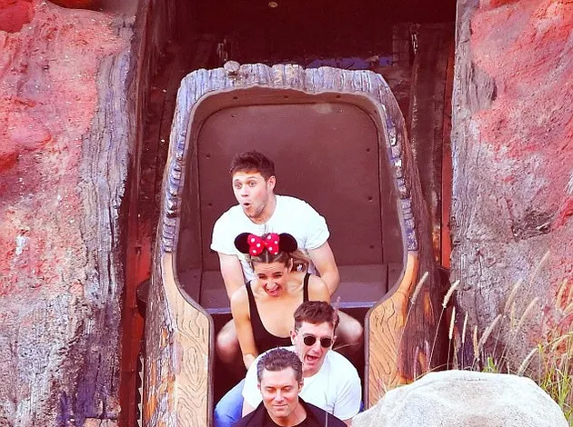 Niall Horan Kencan di Disneyland