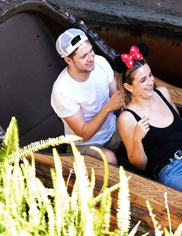Niall Horan Kencan di Disneyland