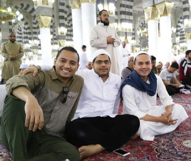 Sahrul Gunawan &amp; Anak Umrah