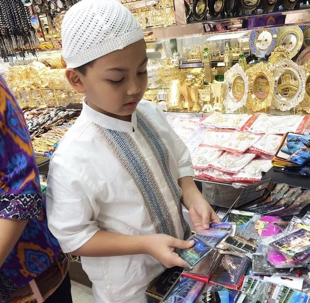 Sahrul Gunawan &amp; Anak Umrah