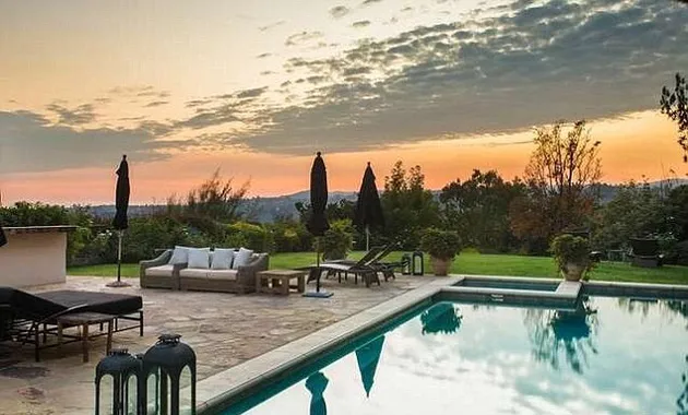 FOTO: Mansion 10 Juta Dollar Milik Jessica Alba di Beverly Hills