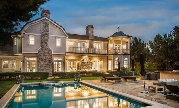 FOTO: Mansion 10 Juta Dollar Milik Jessica Alba di Beverly Hills