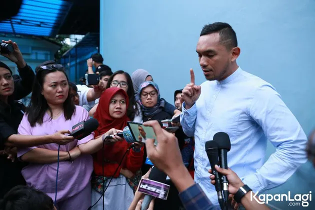 Rina Nose Lepas Hijab - Fakhrul Razi