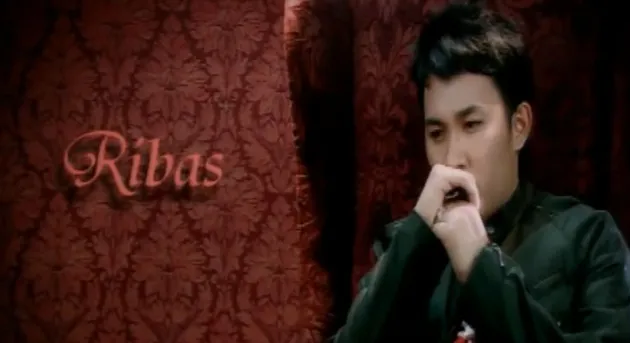 Popularitas Farhat Abbas yang selama ini dikenal di dunia selebritis ternyata juga ditiru oleh adiknya. Bahkan, sang adik yang bernama Muhammad Ridho Abbas alias Ribas sudah terlebih dulu muncul di dunia hiburan.