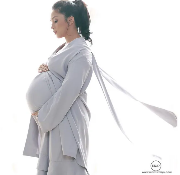 Maternity Ussy Sulistyawaty