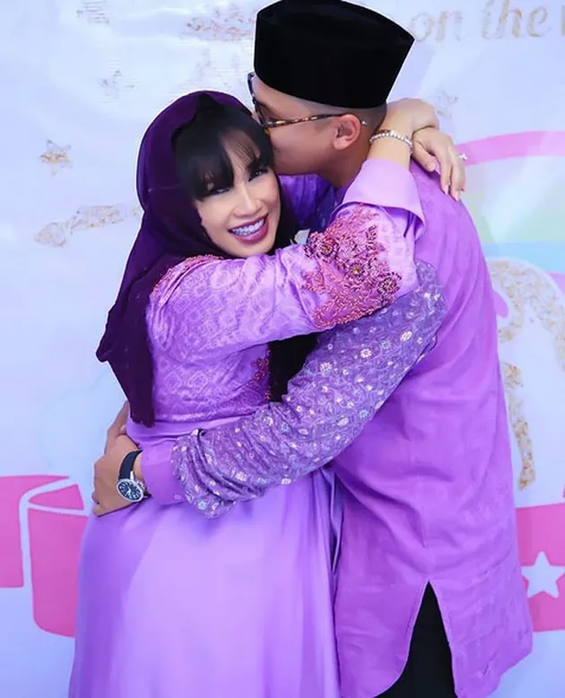 Maternity Ussy Sulistyawaty