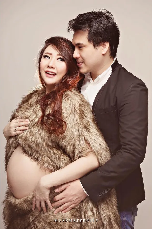 Maternity Shoot Ryn Eks Chibi