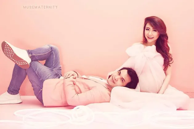 Maternity Shoot Ryn Eks Chibi