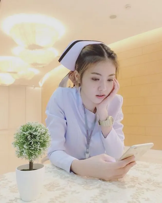 perawat cantik,model cantik, cewek cantik