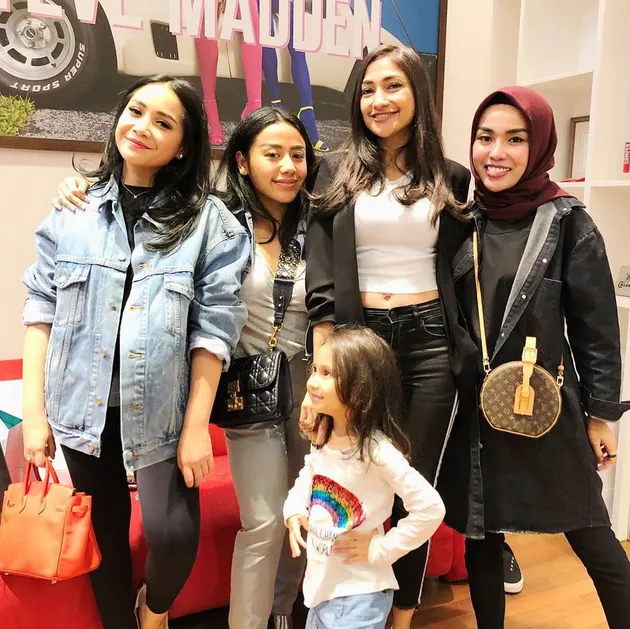 Medina Zein - Rahma Azhari - Nagita Slavina