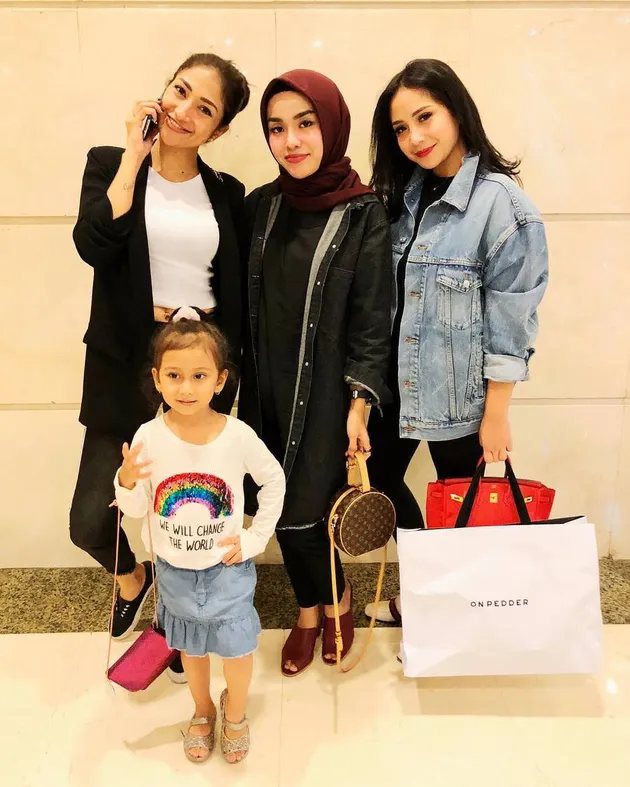 Medina Zein - Rahma Azhari - Nagita Slavina
