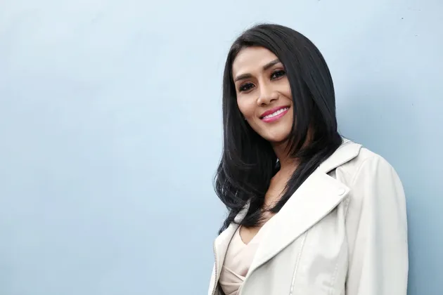 Melly Bradley - Lucinta Luna