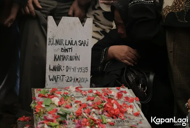 Laela Sari Meninggal - Pemakaman