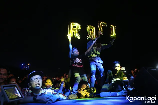 Ya, tahun ini Rocket Rockers genap berusia 17 tahun. Menarik, seperti hari jadi Indonesia yang di balik.