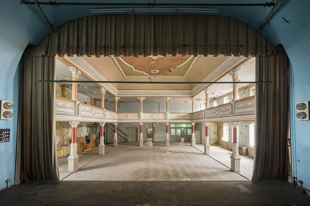 Gedung-Gedung Terlantar
