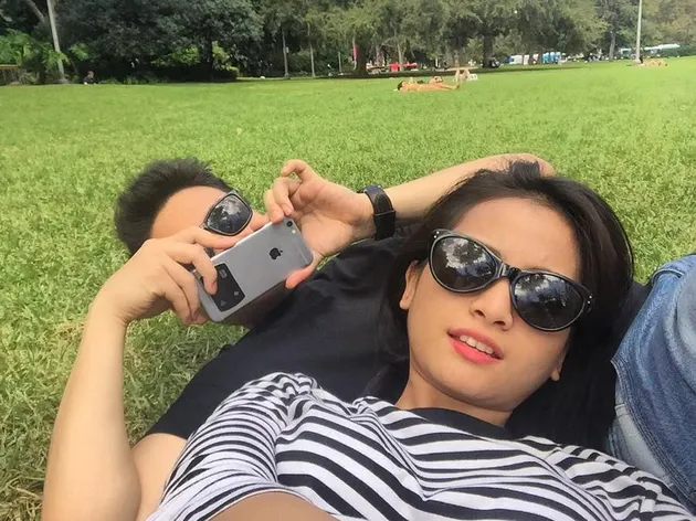 FOTO: MESRA DENGAN COWOK GANTENG, INI PACAR BARU ACHA ...