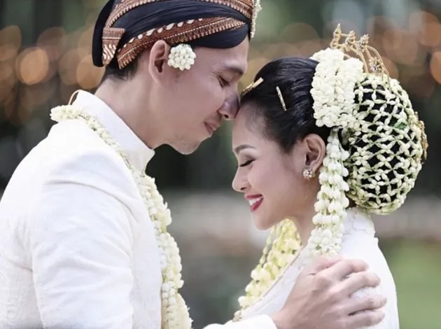 Foto Mesra Andien dan suami