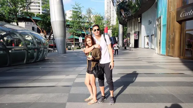 foto kemesraan Rica Andriani - Daniel Wenas