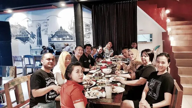 Angel Lelga &amp; Vicky Prasetyo